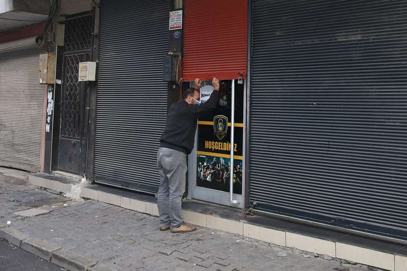 Covid-19 salgını en çok küçük esnafı etkiledi